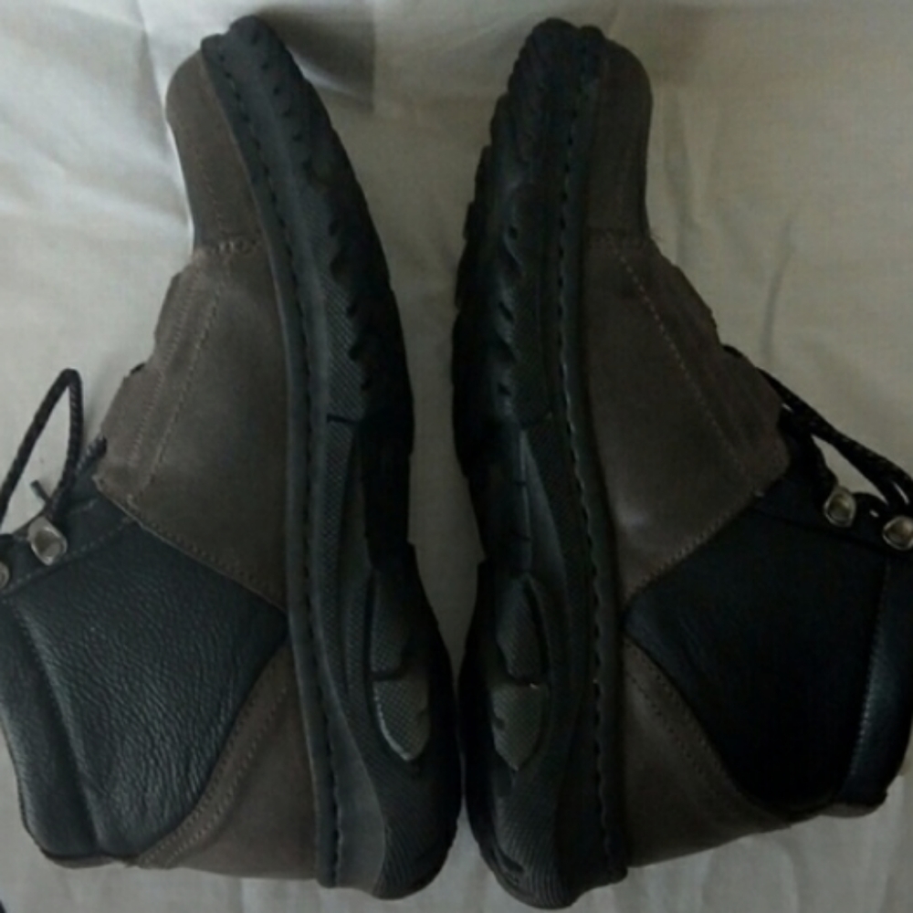 Born Gordon Dark Grey Chukka boots 10.5